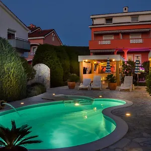 3* Panzió La Perla