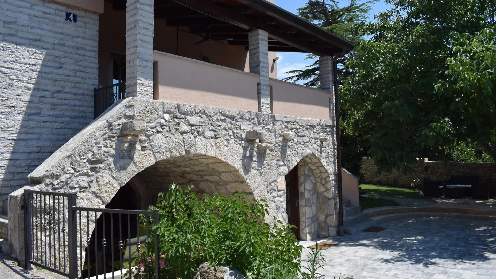 Apartments Kamelija Punat