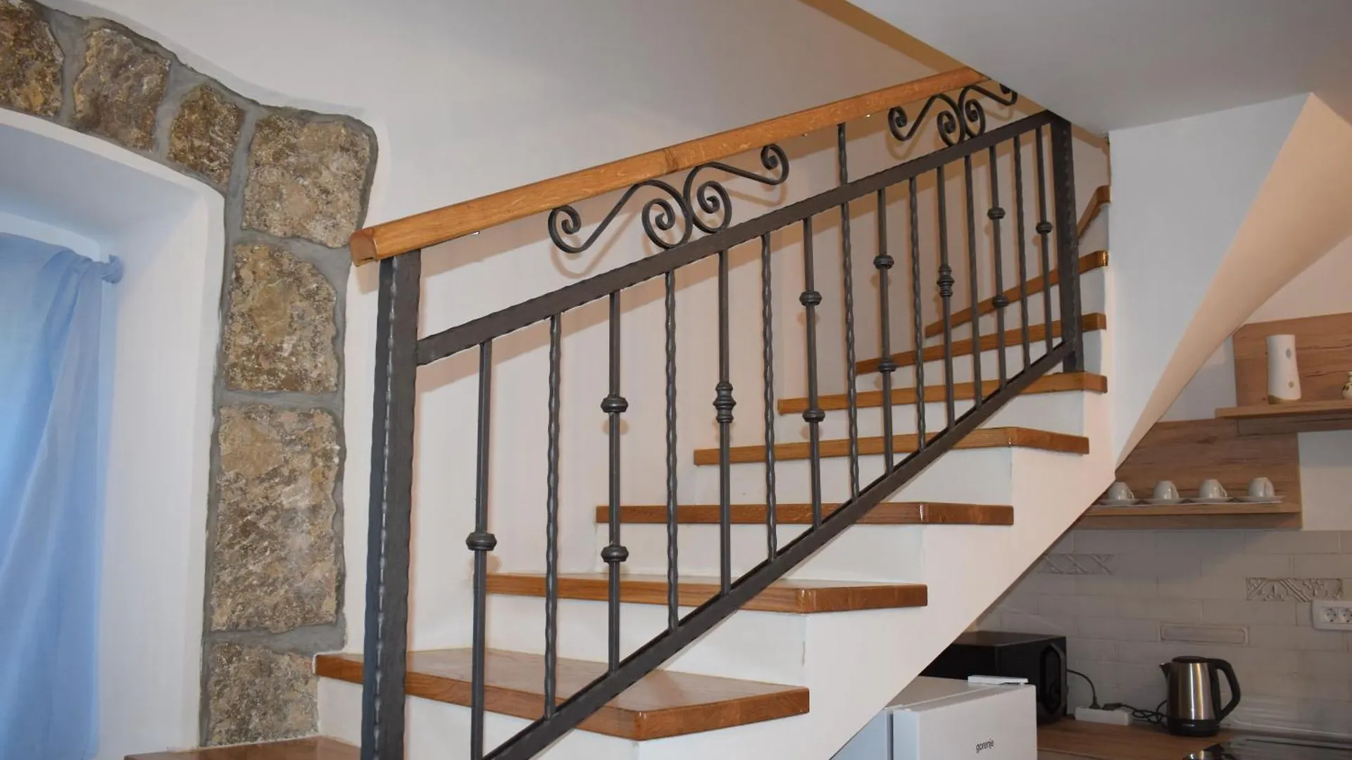 פונאנט Apartments Kamelija