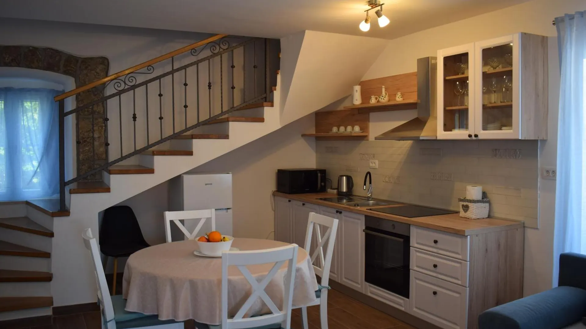 פונאנט Apartments Kamelija