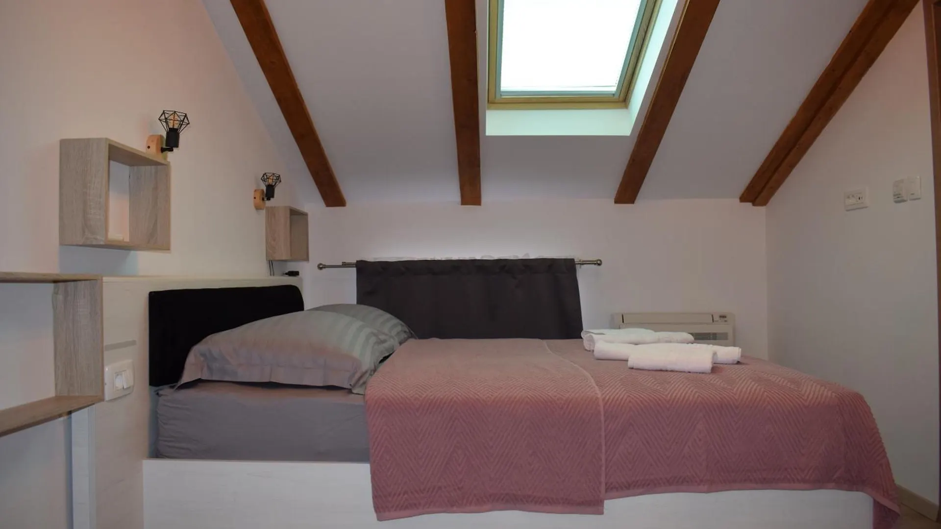 Apartments Kamelija Punat