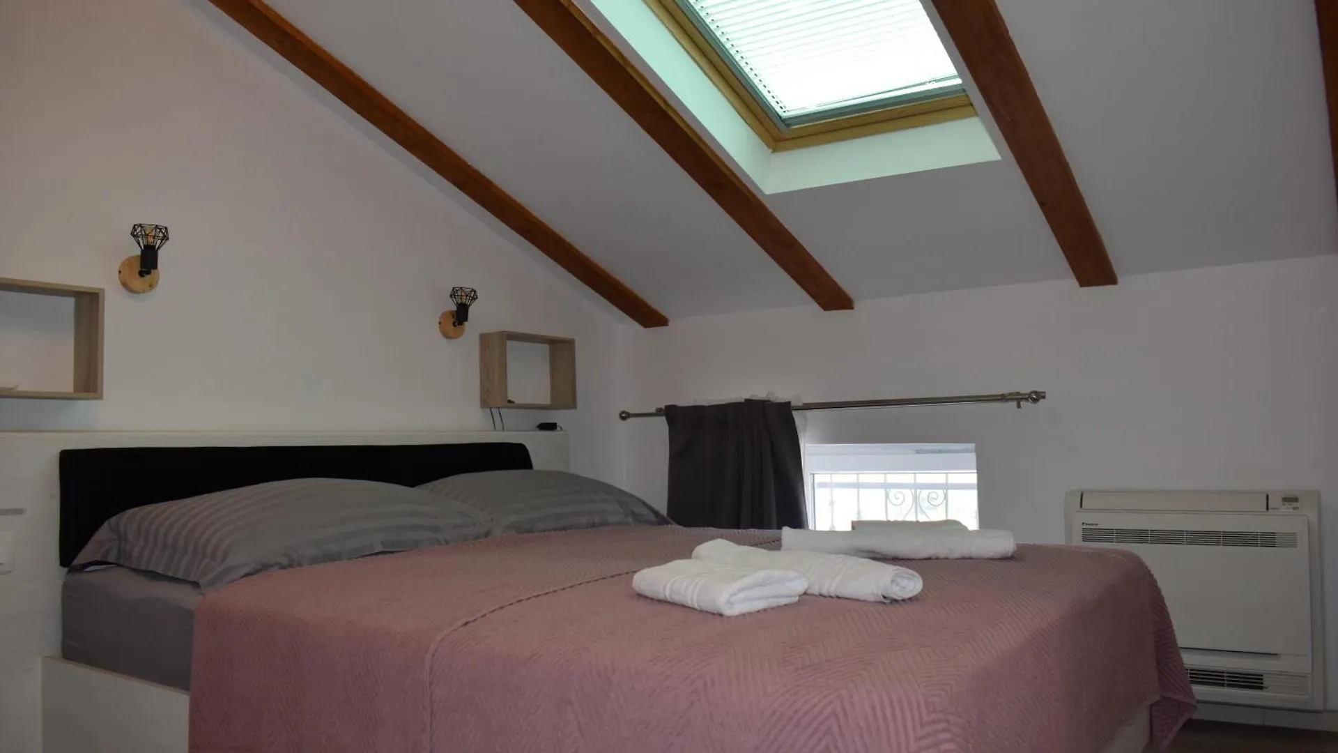 Apartments Kamelija Punat