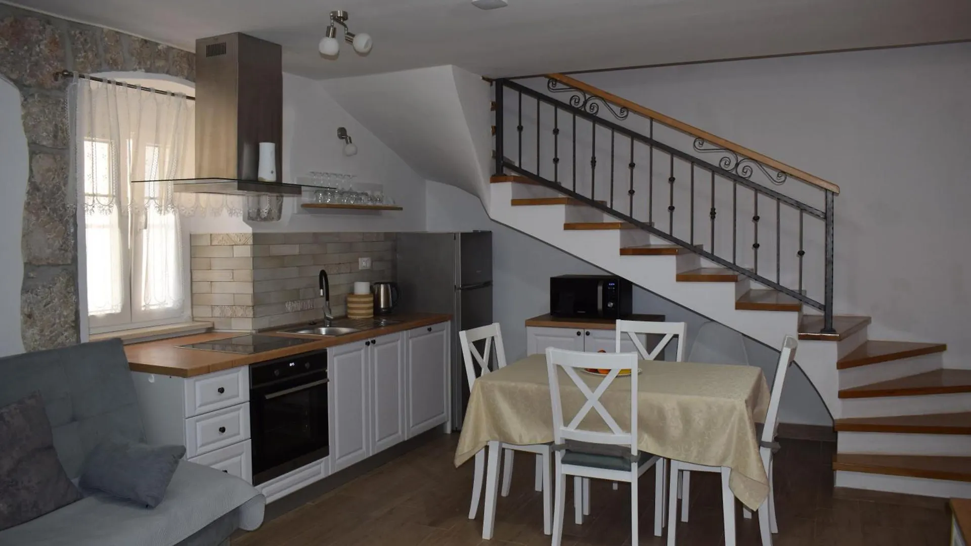 Apartments Kamelija Punat