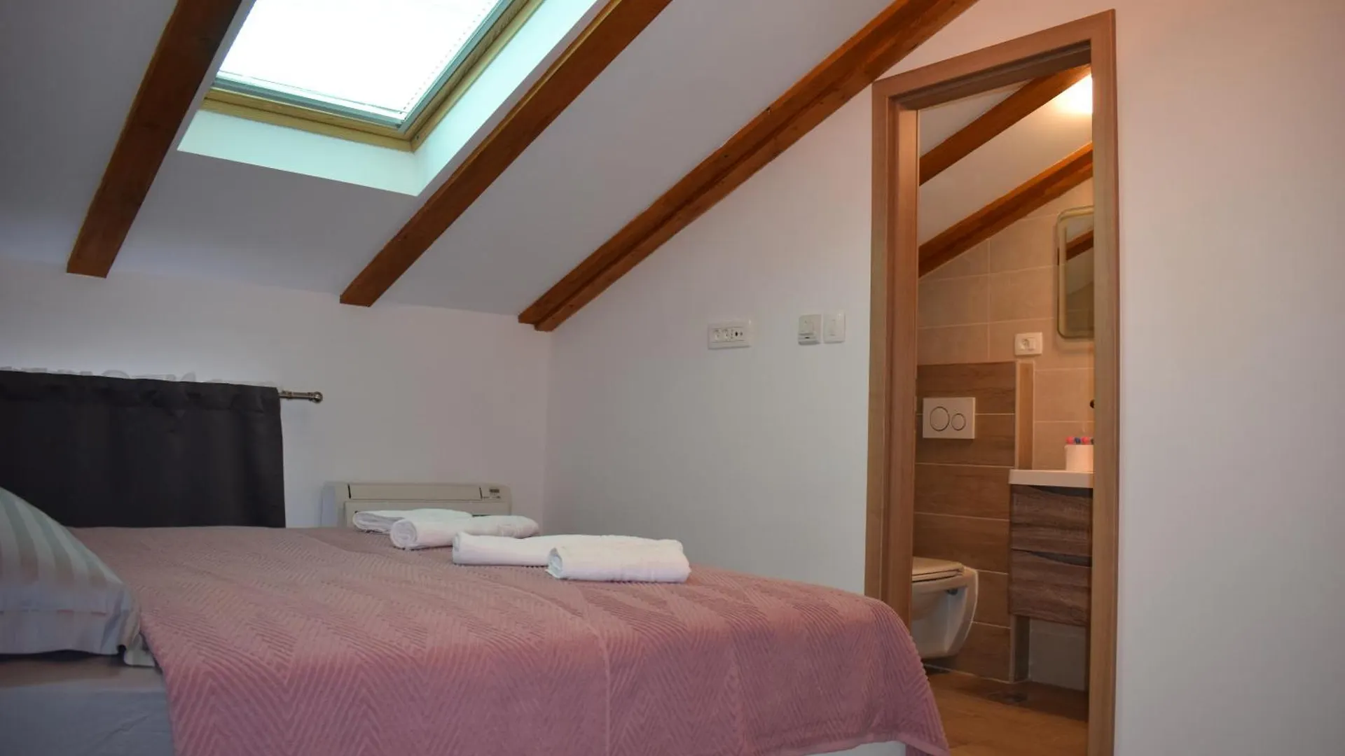 Apartments Kamelija Punat