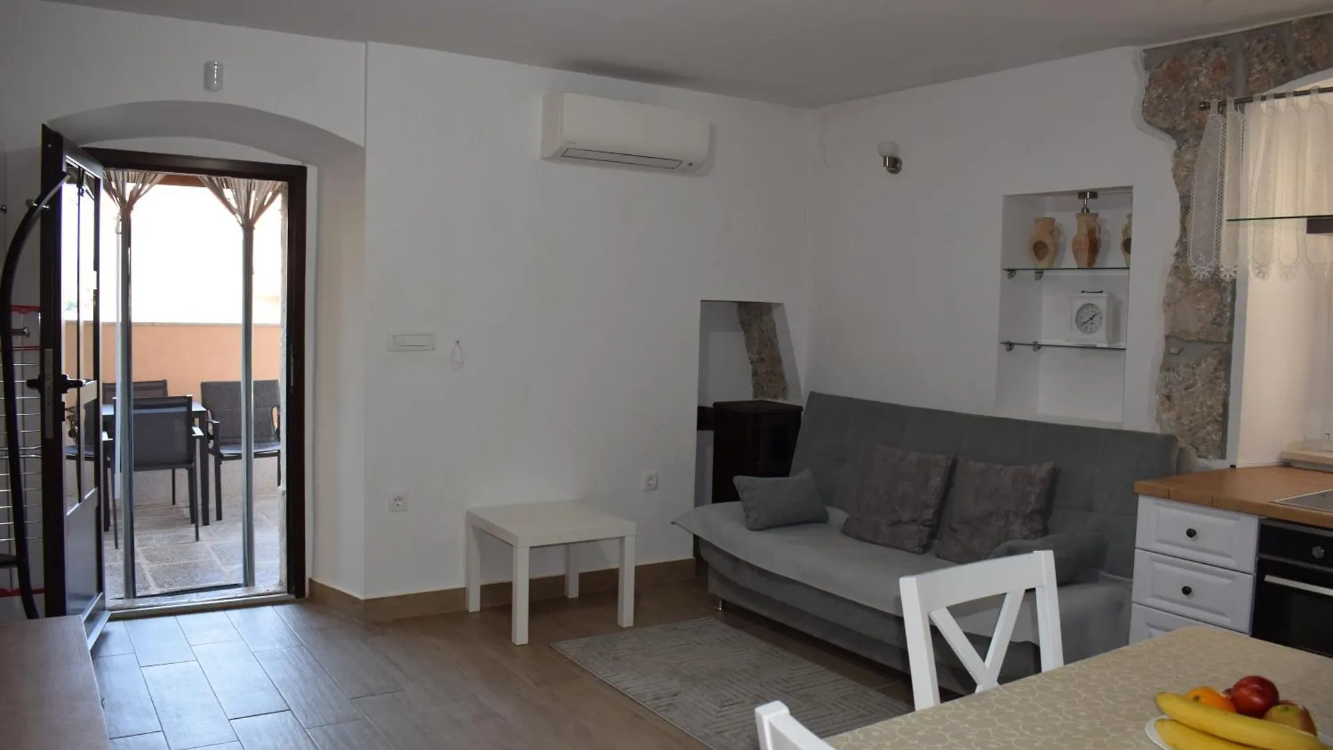 Apartments Kamelija Punat